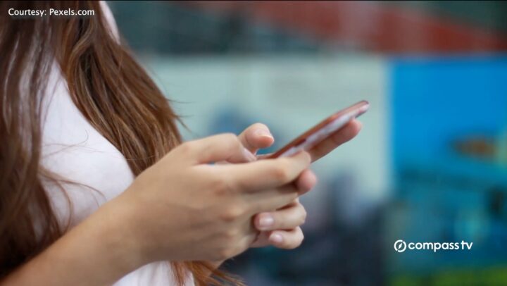 School bans phones