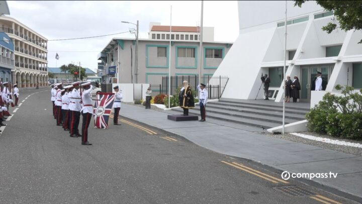 Parliament opens with official ceremony