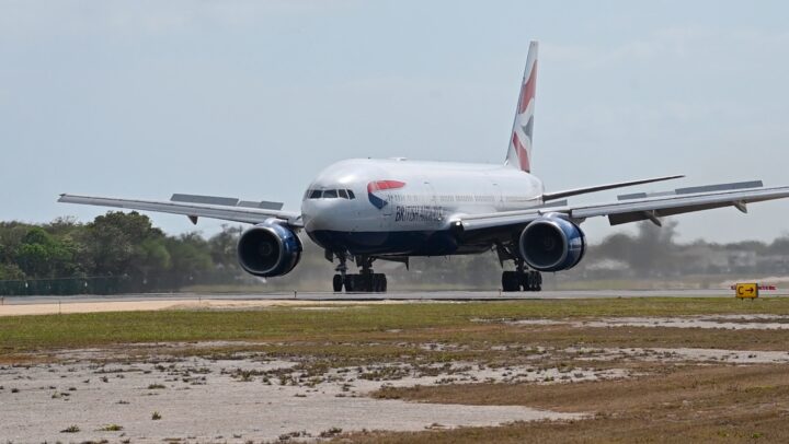 BA flight hit with delays