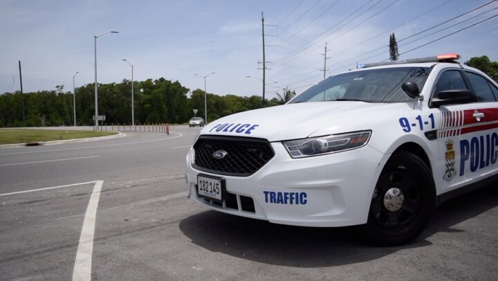 Cops seek witnesses in West Bay grocery robbery