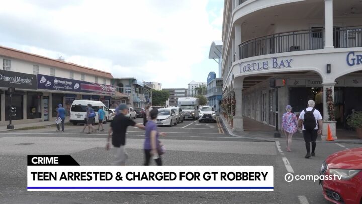 Teen held in jewellery store robbery