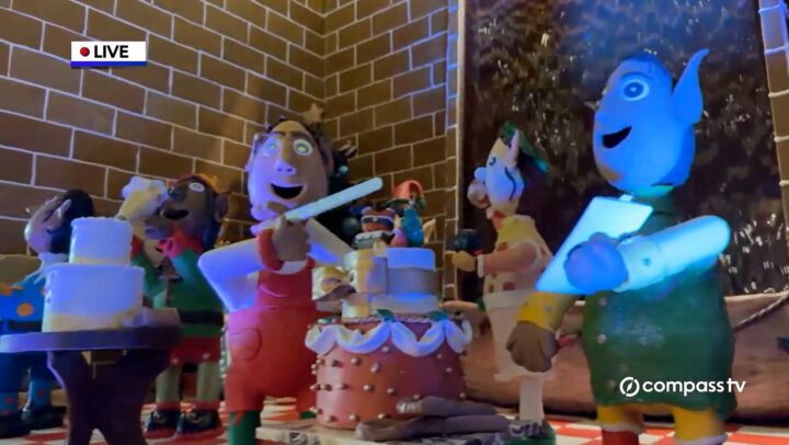 Ritz-Carlton gingerbread house unveiled